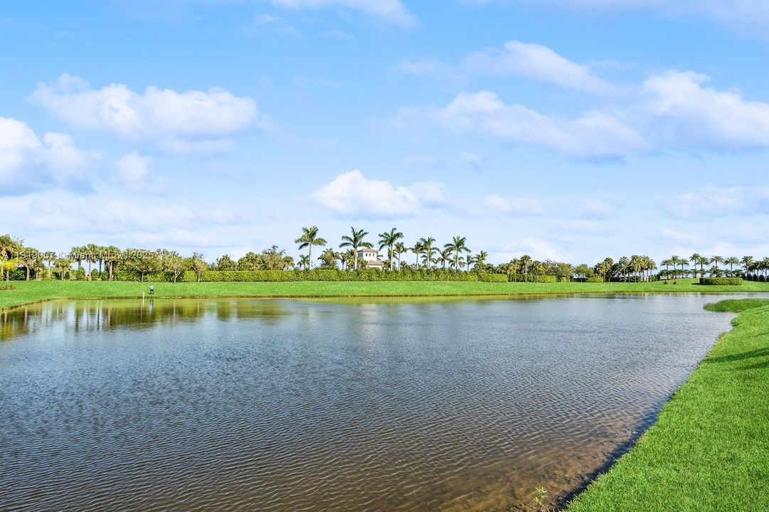 For Rent: $5,200 (3 beds, 2 baths, 2580 Square Feet)