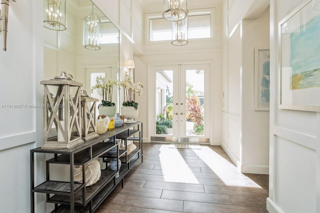 For Rent: $5,200 (3 beds, 2 baths, 2580 Square Feet)