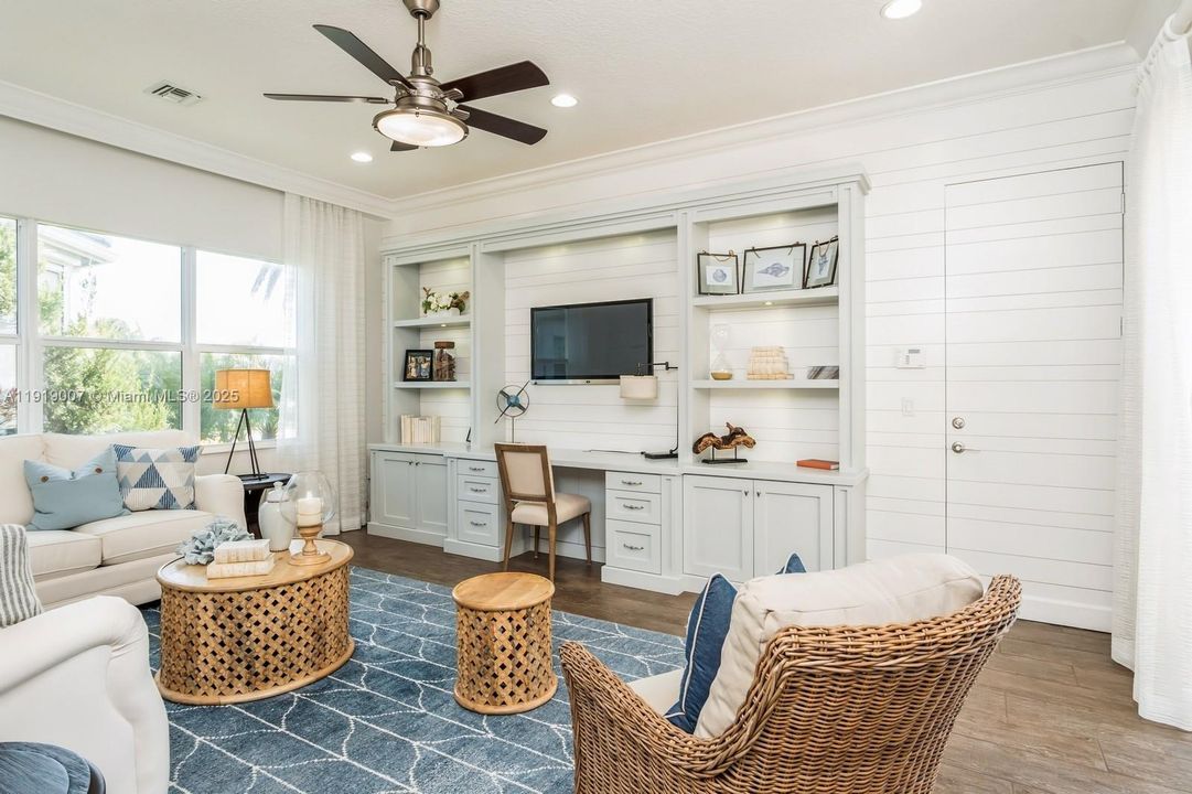 For Rent: $5,200 (3 beds, 2 baths, 2580 Square Feet)