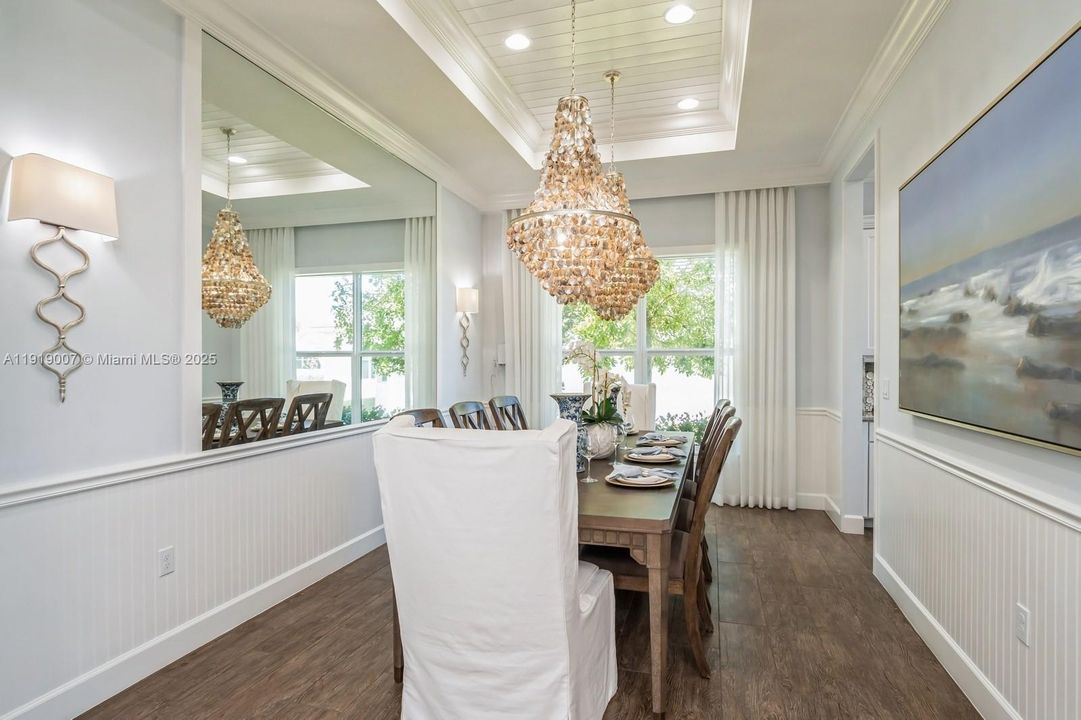 For Rent: $5,200 (3 beds, 2 baths, 2580 Square Feet)