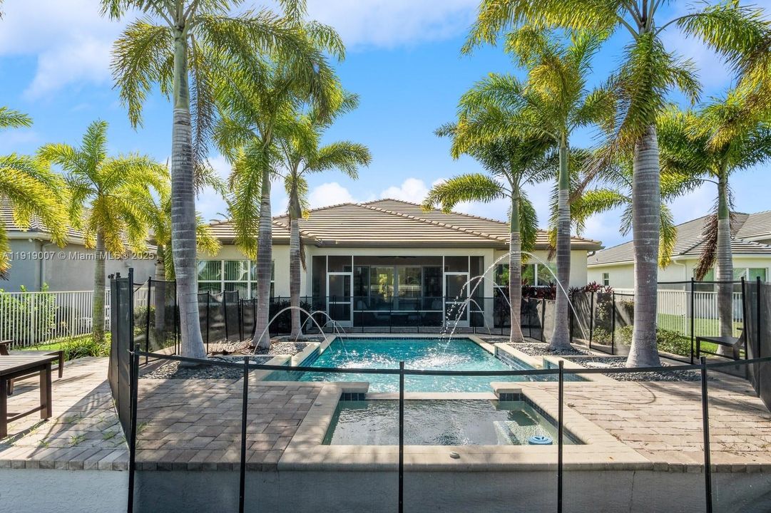 For Rent: $5,200 (3 beds, 2 baths, 2580 Square Feet)