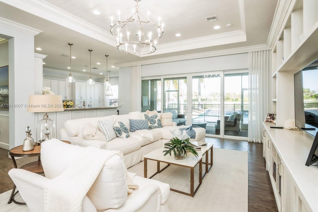 For Rent: $5,200 (3 beds, 2 baths, 2580 Square Feet)