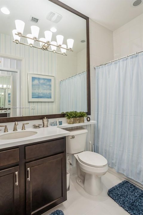 For Rent: $5,200 (3 beds, 2 baths, 2580 Square Feet)