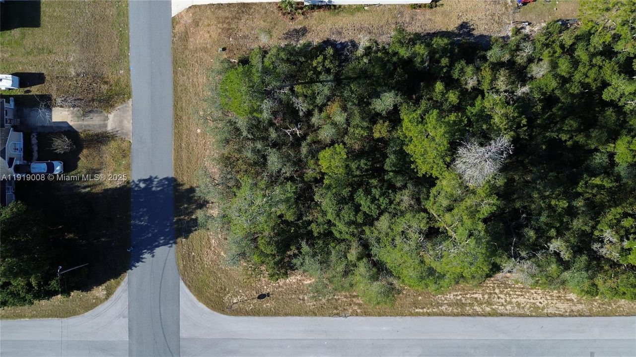 На продажу: $85,000 (0.30 acres)