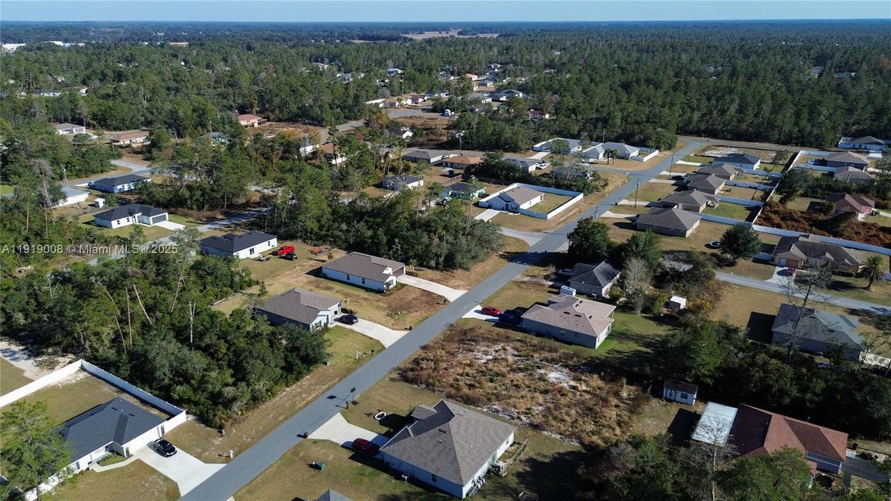 На продажу: $85,000 (0.30 acres)