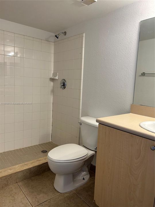 For Sale: $245,000 (2 beds, 2 baths, 986 Square Feet)