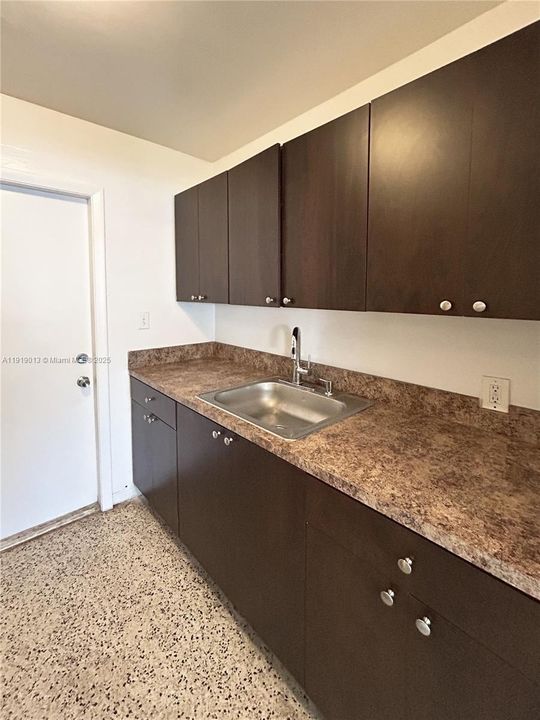 Activo con contrato: $1,650 (1 camas, 1 baños, 500 Pies cuadrados)