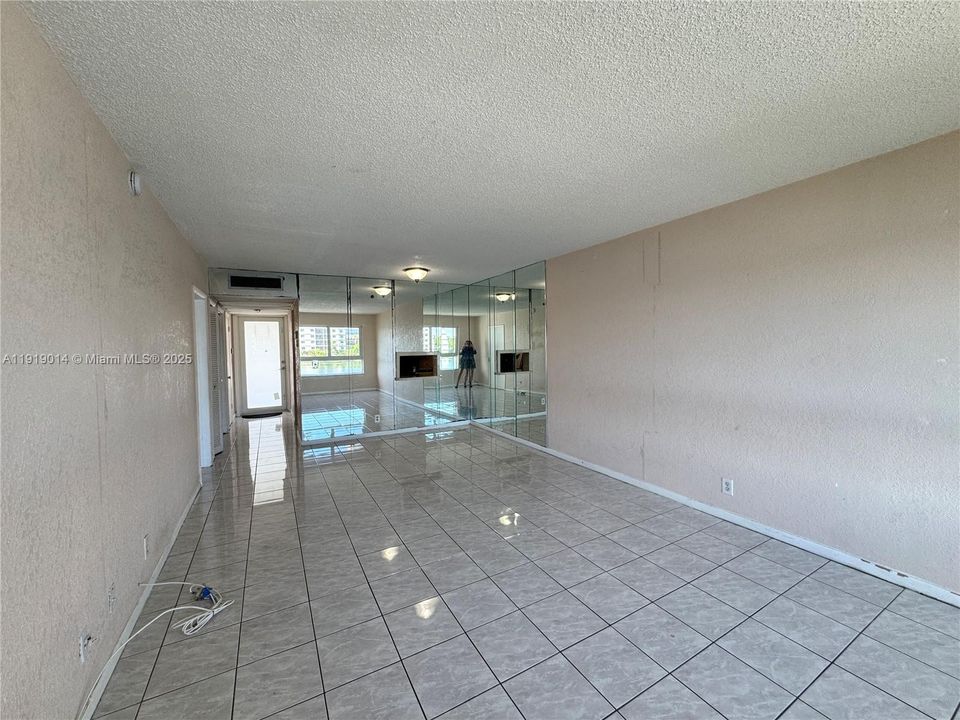 For Sale: $130,000 (1 beds, 1 baths, 850 Square Feet)