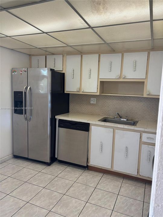 For Sale: $130,000 (1 beds, 1 baths, 850 Square Feet)