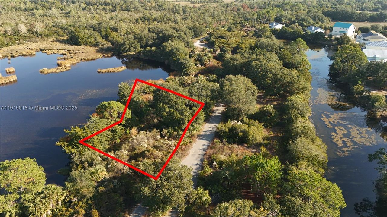 На продажу: $129,900 (0.25 acres)