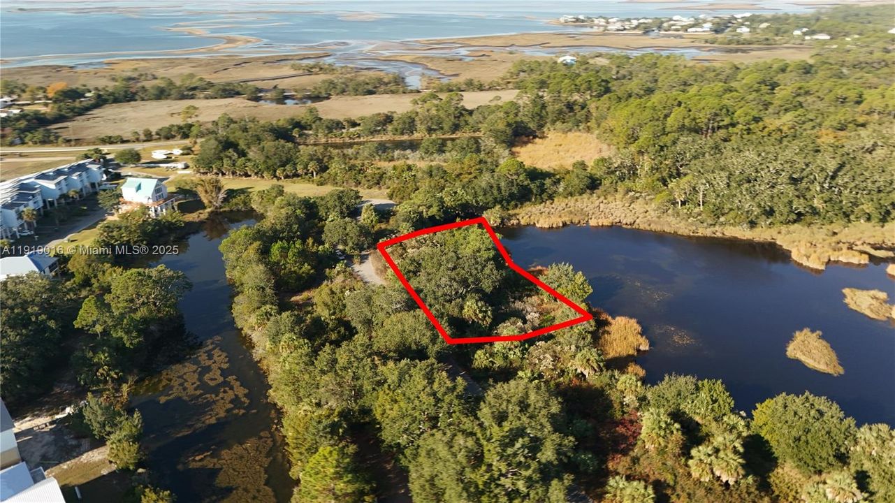 На продажу: $129,900 (0.25 acres)