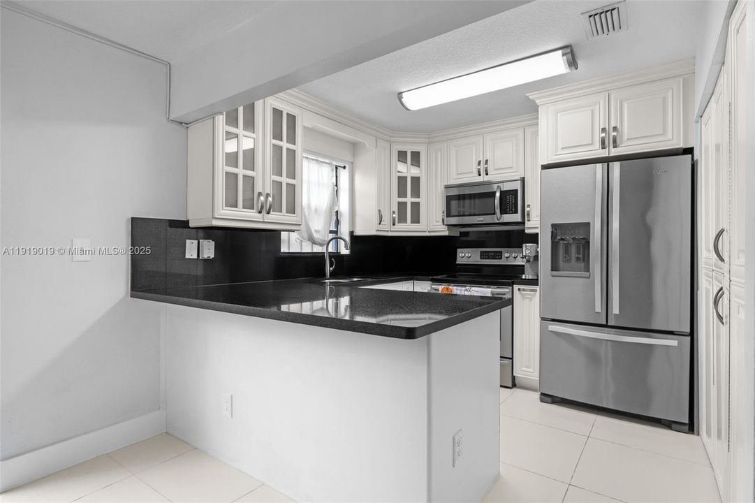 For Sale: $449,999 (3 beds, 2 baths, 1424 Square Feet)