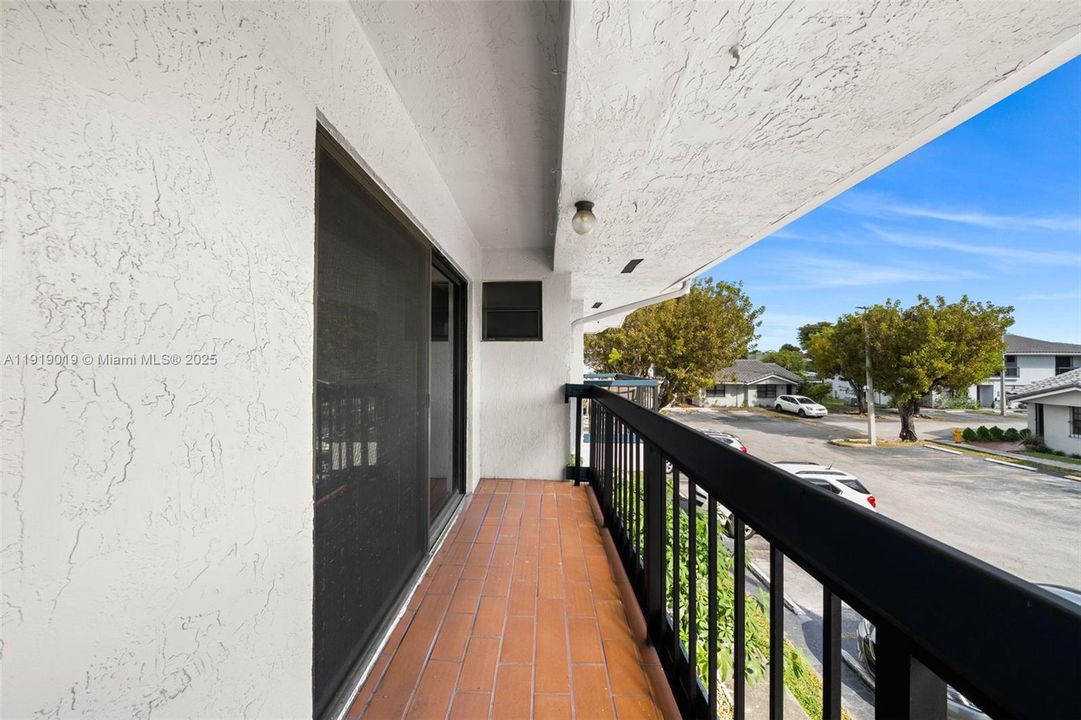 For Sale: $449,999 (3 beds, 2 baths, 1424 Square Feet)