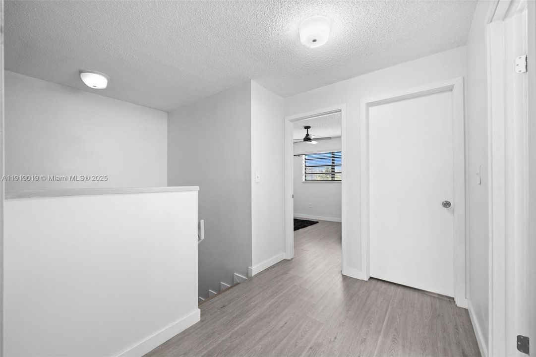 For Sale: $449,999 (3 beds, 2 baths, 1424 Square Feet)