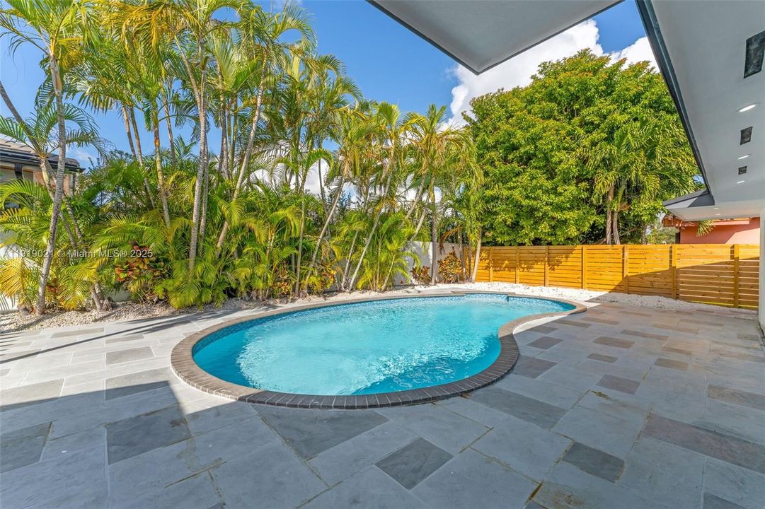 For Sale: $1,159,000 (4 beds, 3 baths, 2266 Square Feet)