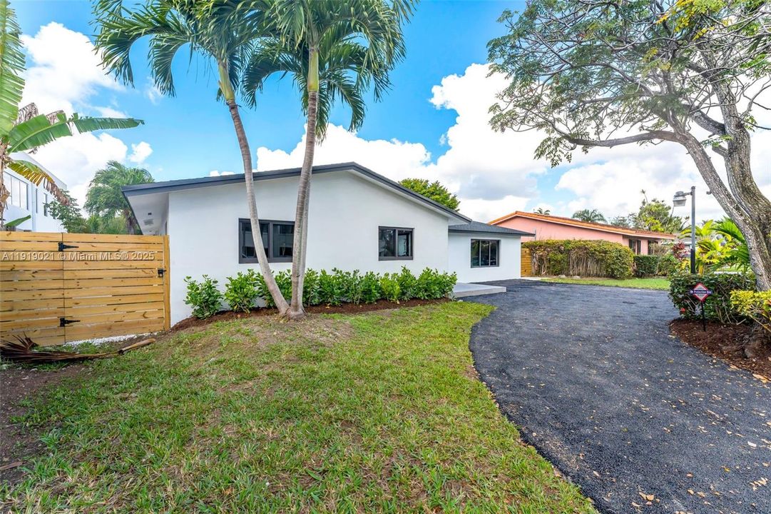 For Sale: $1,159,000 (4 beds, 3 baths, 2266 Square Feet)