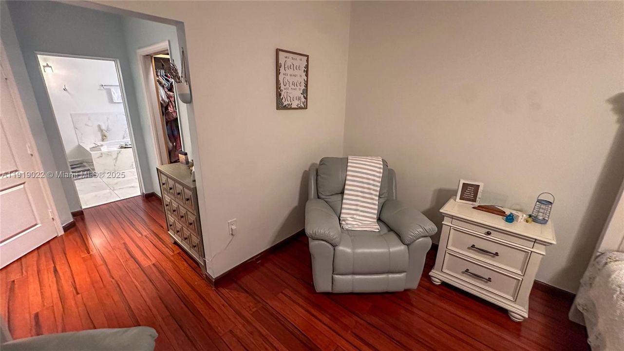 На продажу: $770,000 (4 спален, 2 ванн, 0 Квадратных фут)