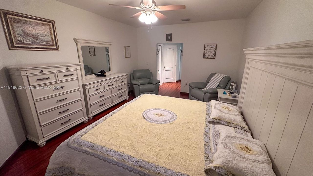 На продажу: $770,000 (4 спален, 2 ванн, 0 Квадратных фут)