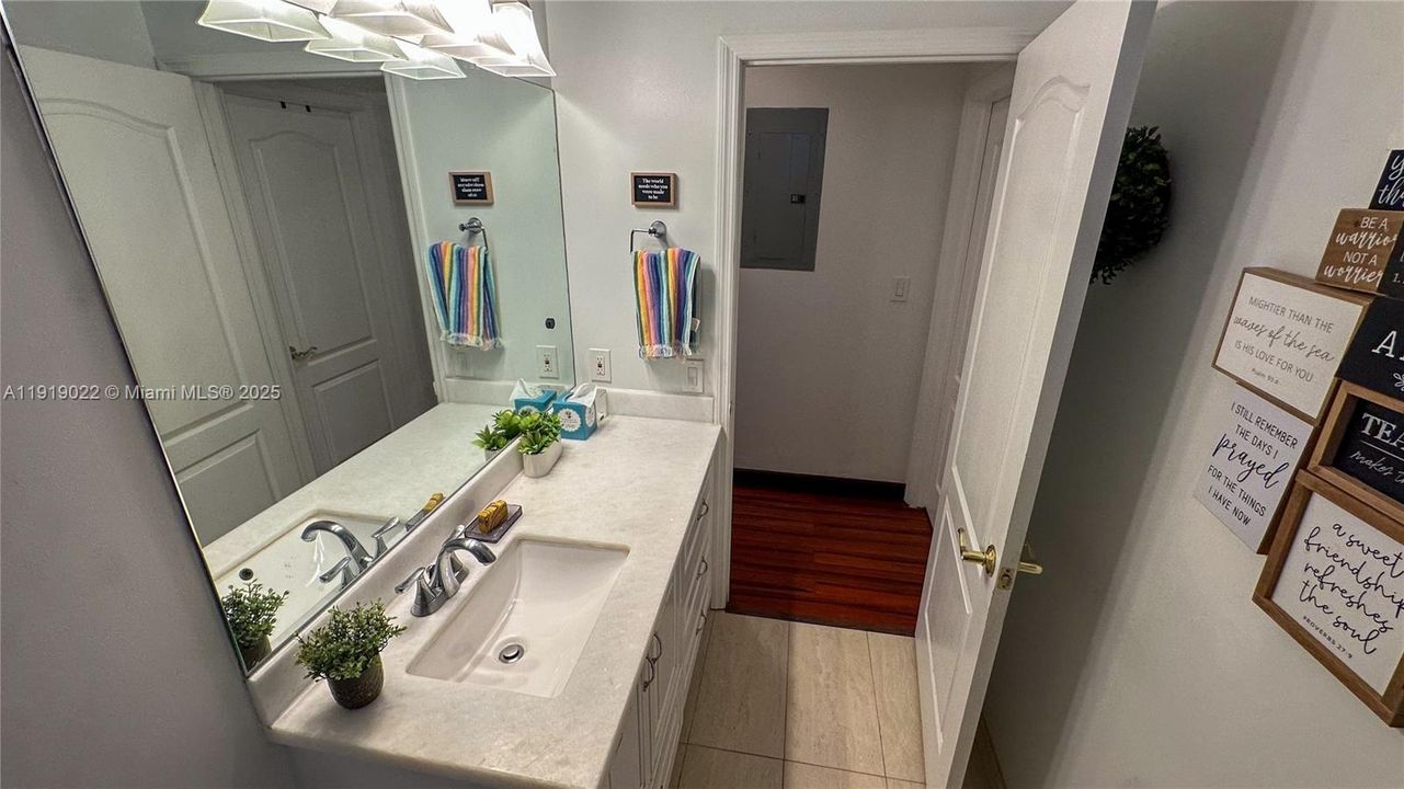 На продажу: $770,000 (4 спален, 2 ванн, 0 Квадратных фут)