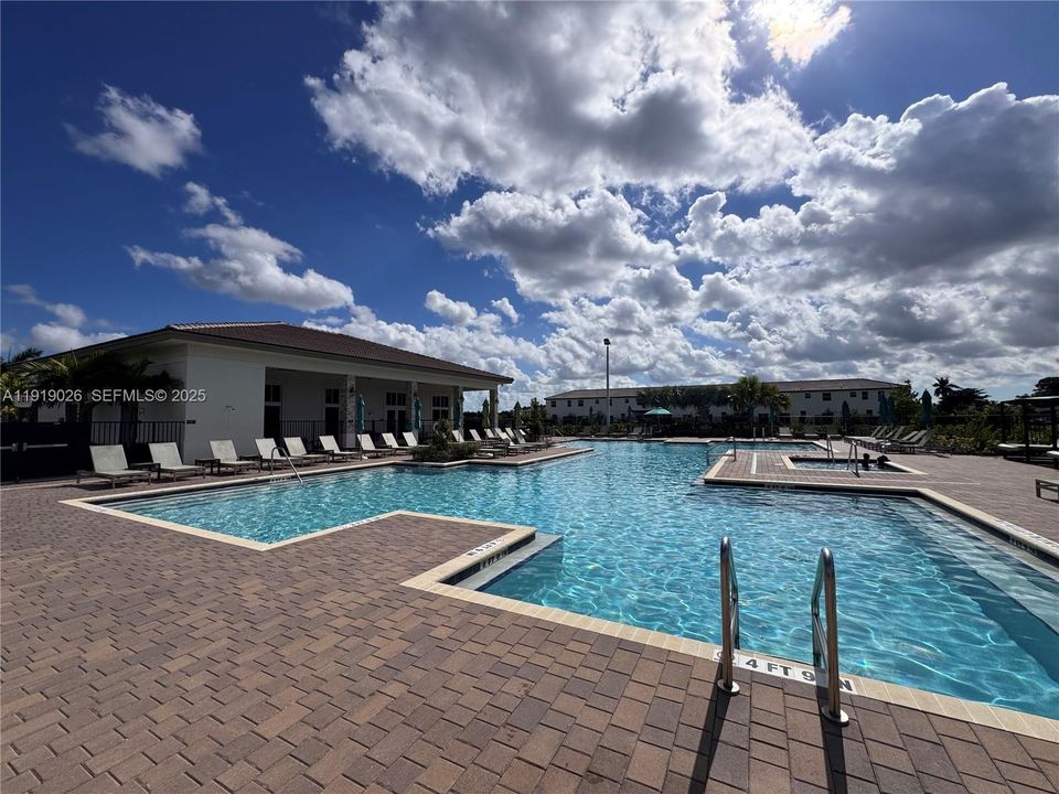 For Sale: $534,999 (3 beds, 2 baths, 1442 Square Feet)