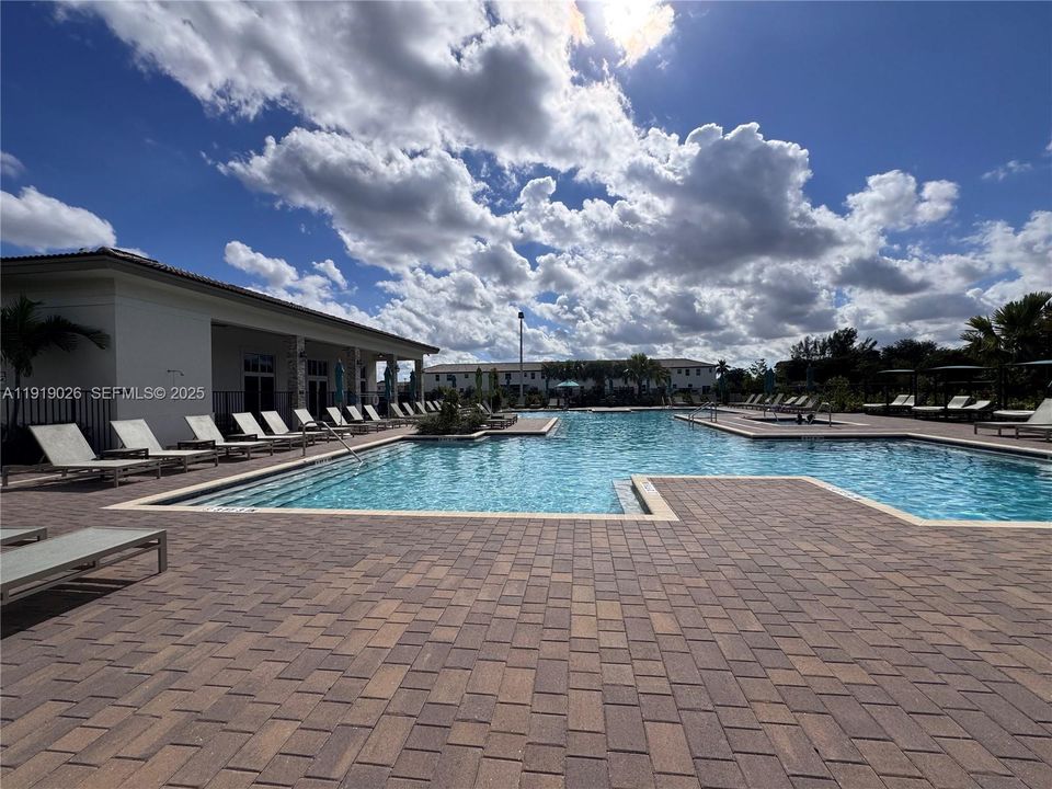 For Sale: $534,999 (3 beds, 2 baths, 1442 Square Feet)