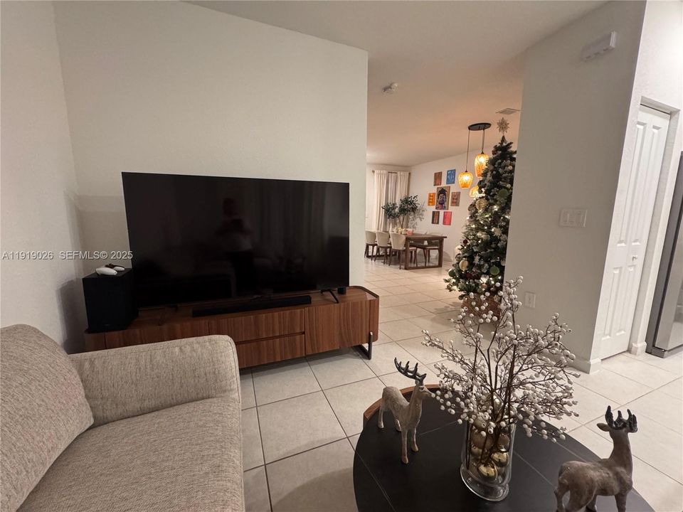 For Sale: $534,999 (3 beds, 2 baths, 1442 Square Feet)