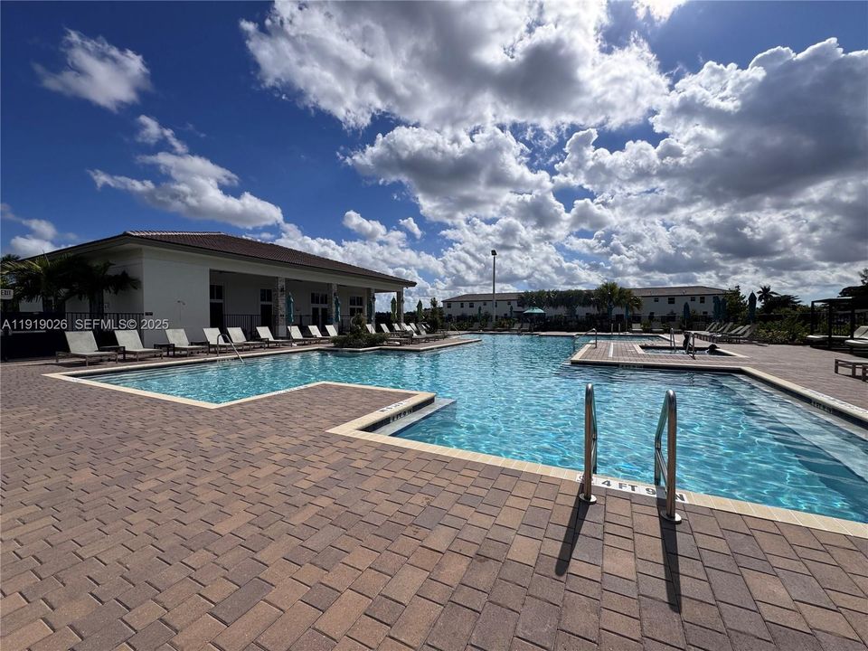 For Sale: $534,999 (3 beds, 2 baths, 1442 Square Feet)