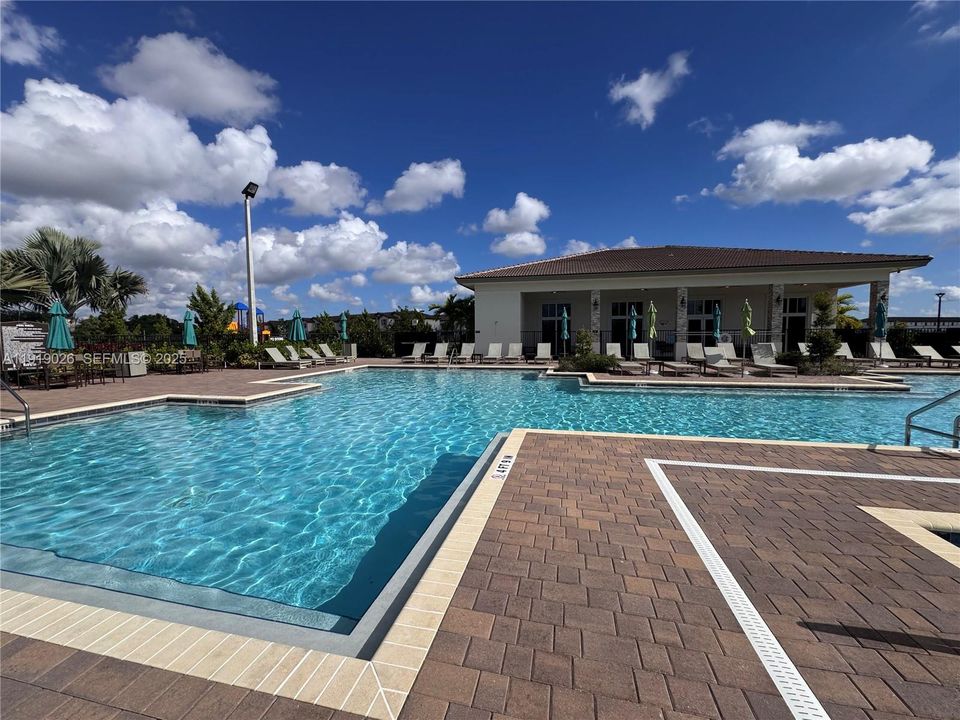 For Sale: $534,999 (3 beds, 2 baths, 1442 Square Feet)