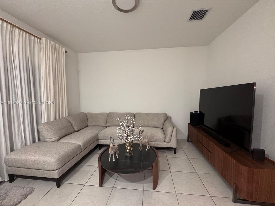 For Sale: $534,999 (3 beds, 2 baths, 1442 Square Feet)