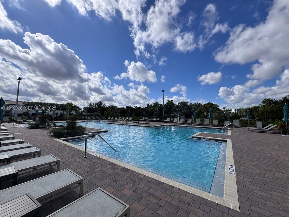 For Sale: $534,999 (3 beds, 2 baths, 1442 Square Feet)