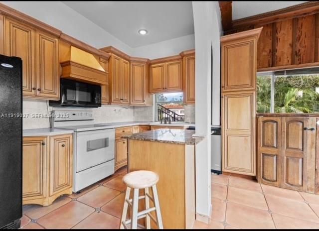 На продажу: $240,000 (2 спален, 2 ванн, 1200 Квадратных фут)