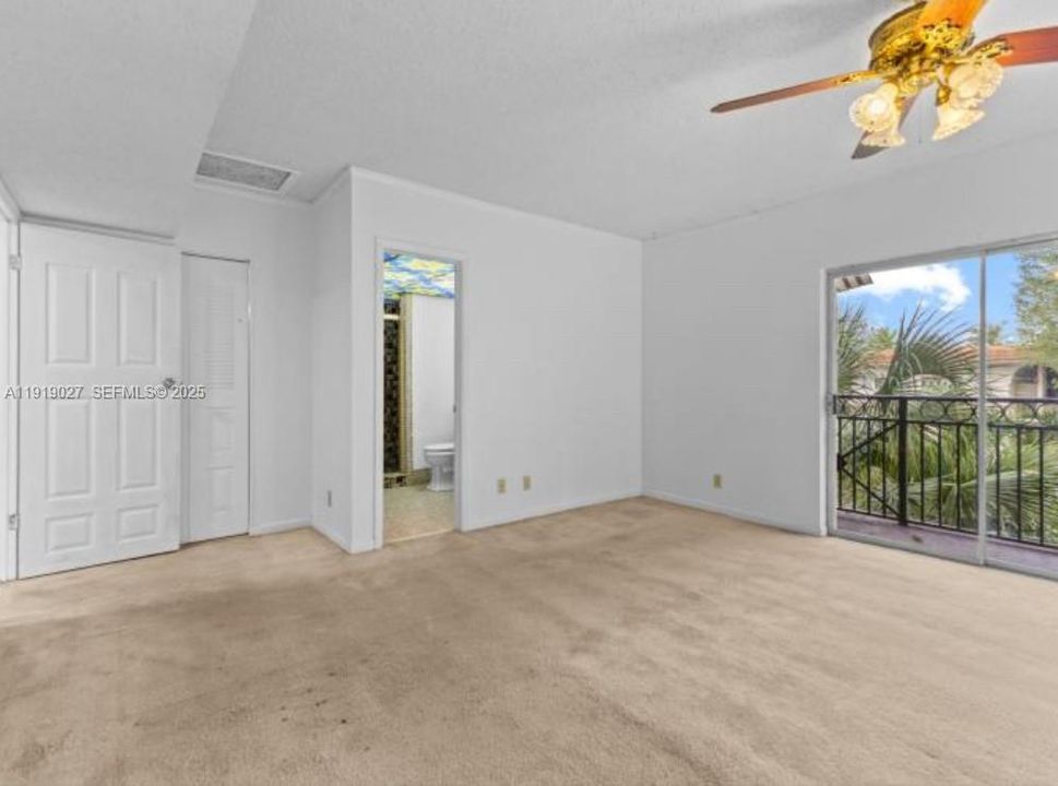 На продажу: $240,000 (2 спален, 2 ванн, 1200 Квадратных фут)