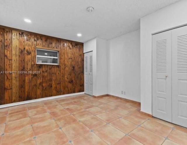 На продажу: $240,000 (2 спален, 2 ванн, 1200 Квадратных фут)