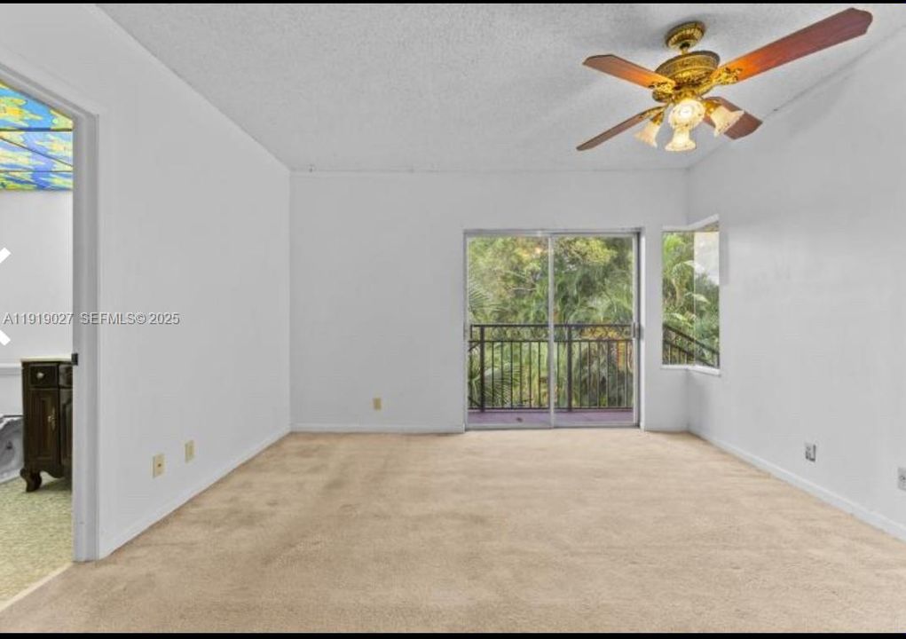 На продажу: $240,000 (2 спален, 2 ванн, 1200 Квадратных фут)