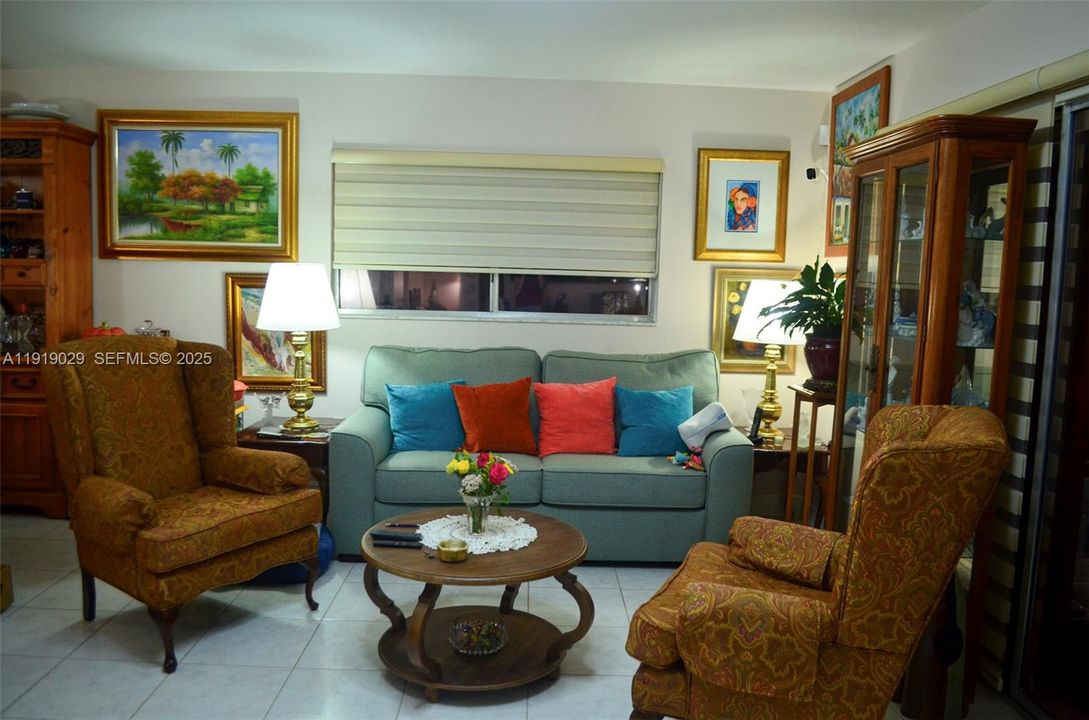 For Sale: $320,000 (2 beds, 2 baths, 1533 Square Feet)