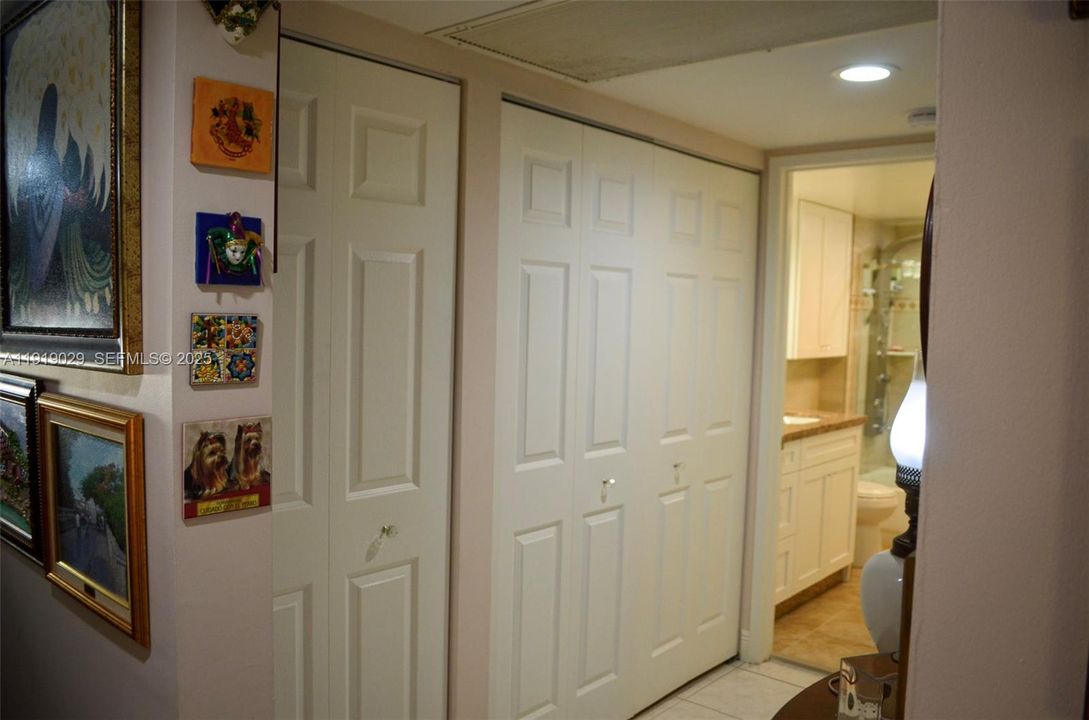 For Sale: $320,000 (2 beds, 2 baths, 1533 Square Feet)