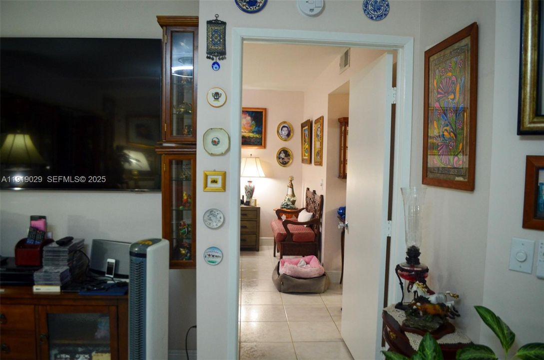 For Sale: $320,000 (2 beds, 2 baths, 1533 Square Feet)