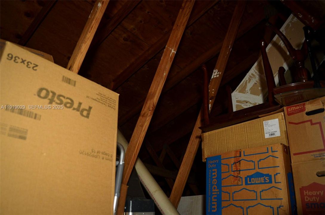 For Sale: $320,000 (2 beds, 2 baths, 1533 Square Feet)