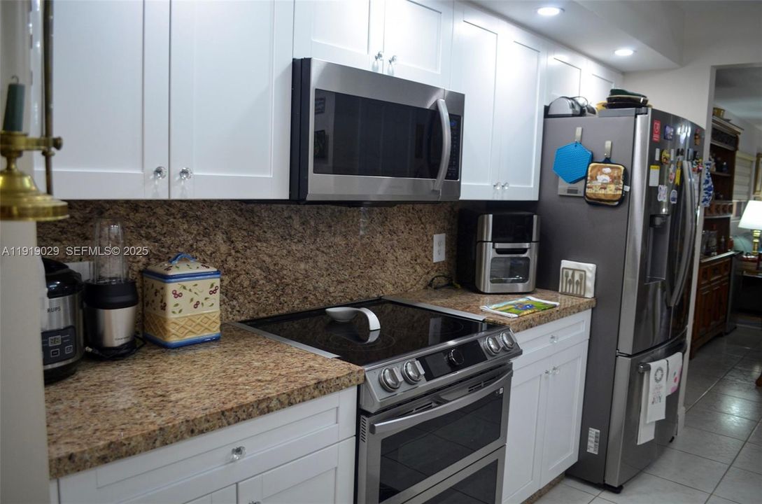 For Sale: $320,000 (2 beds, 2 baths, 1533 Square Feet)