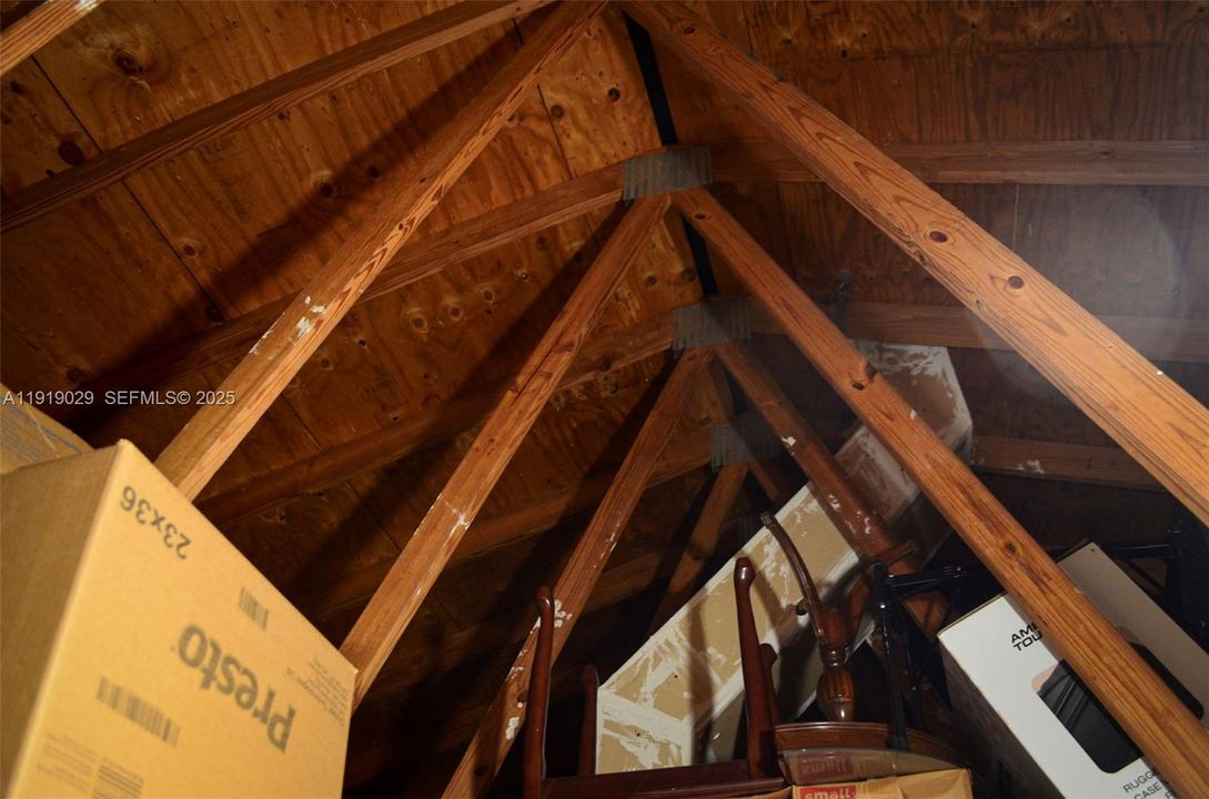 For Sale: $320,000 (2 beds, 2 baths, 1533 Square Feet)