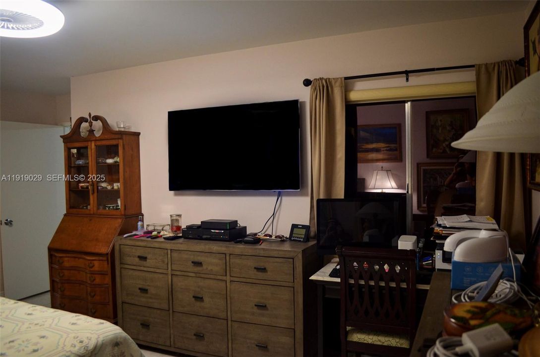 For Sale: $320,000 (2 beds, 2 baths, 1533 Square Feet)