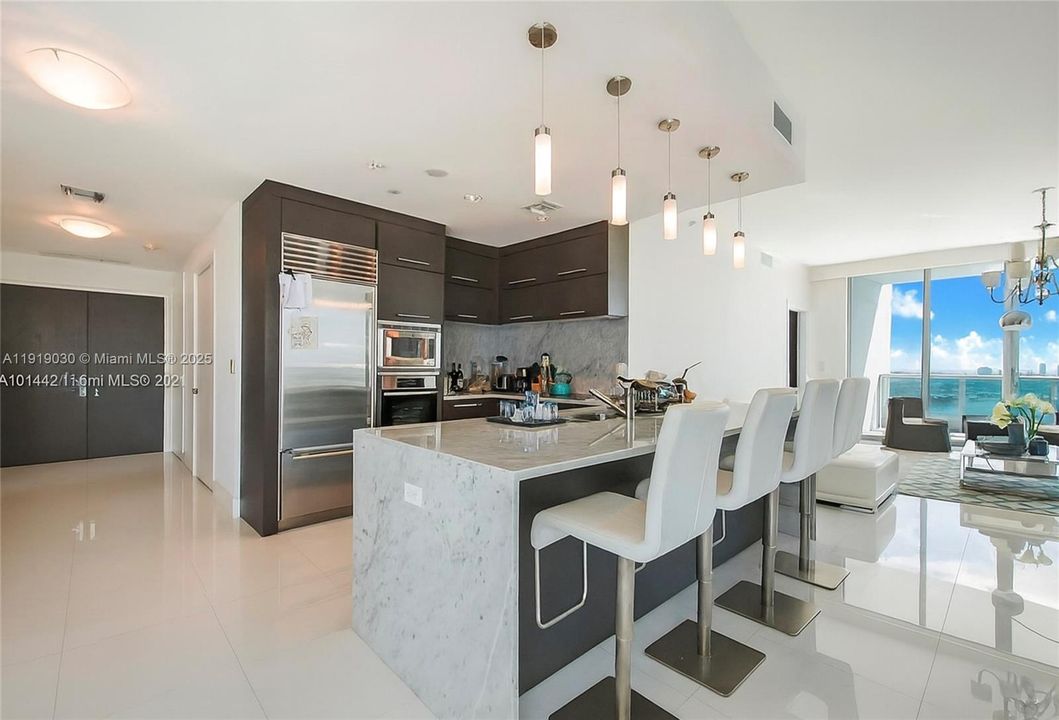 Active With Contract: $7,300 (2 beds, 3 baths, 1694 Square Feet)