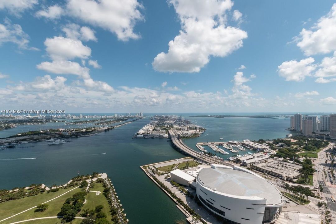 Active With Contract: $7,300 (2 beds, 3 baths, 1694 Square Feet)