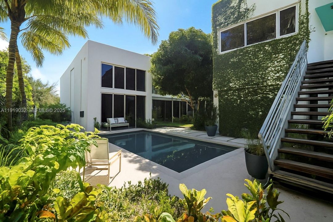 For Sale: $4,500,000 (6 beds, 5 baths, 4313 Square Feet)