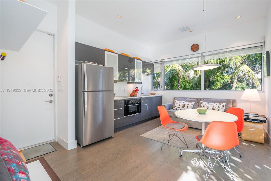 For Sale: $4,500,000 (6 beds, 5 baths, 4313 Square Feet)