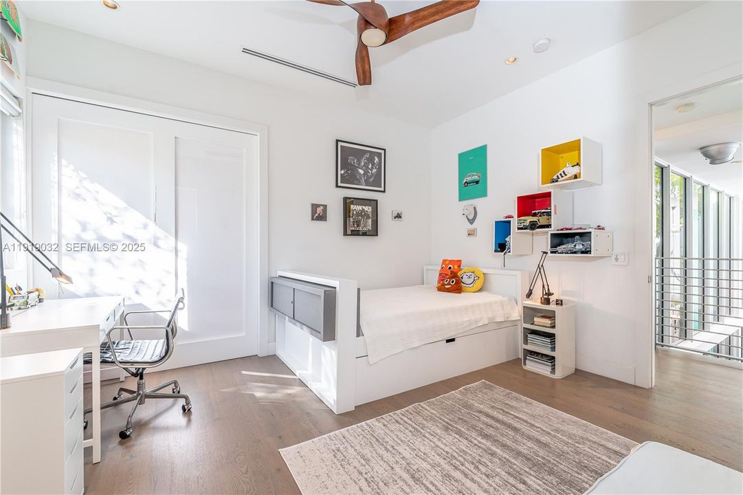 For Sale: $4,500,000 (6 beds, 5 baths, 4313 Square Feet)