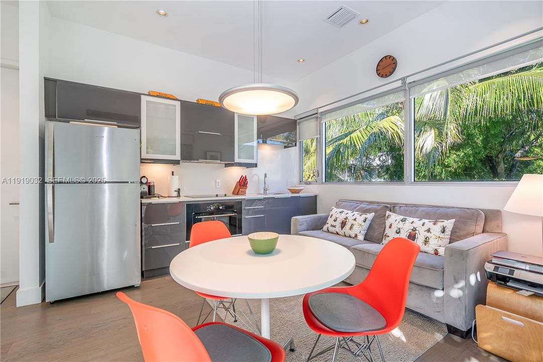 For Sale: $4,500,000 (6 beds, 5 baths, 4313 Square Feet)