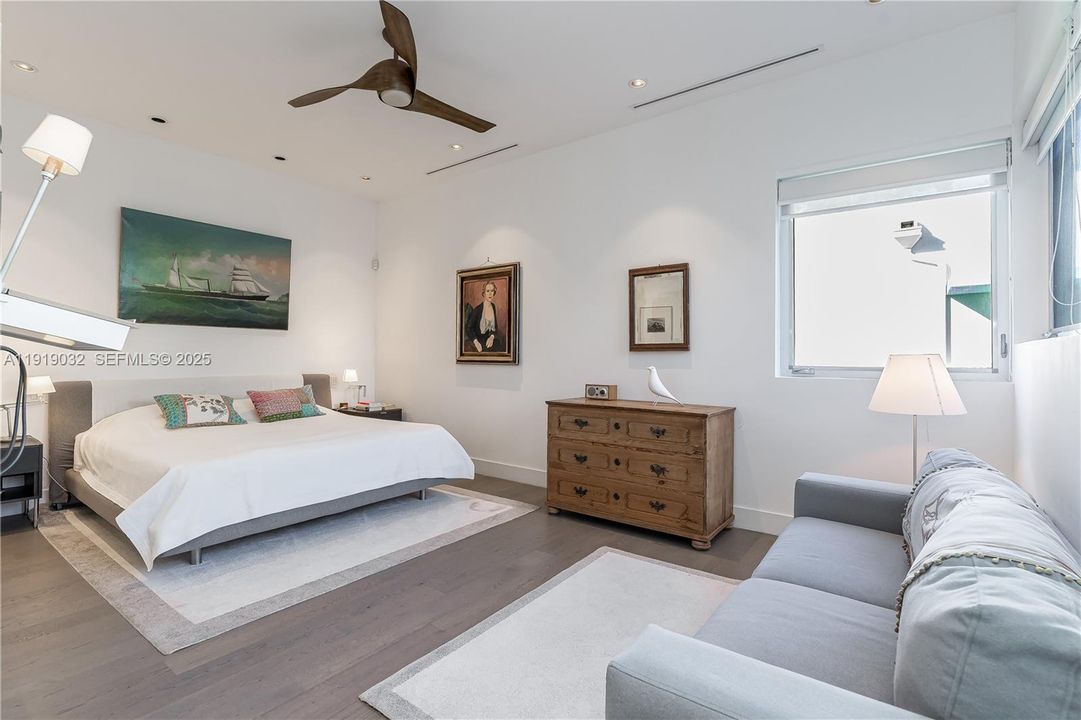 For Sale: $4,500,000 (6 beds, 5 baths, 4313 Square Feet)