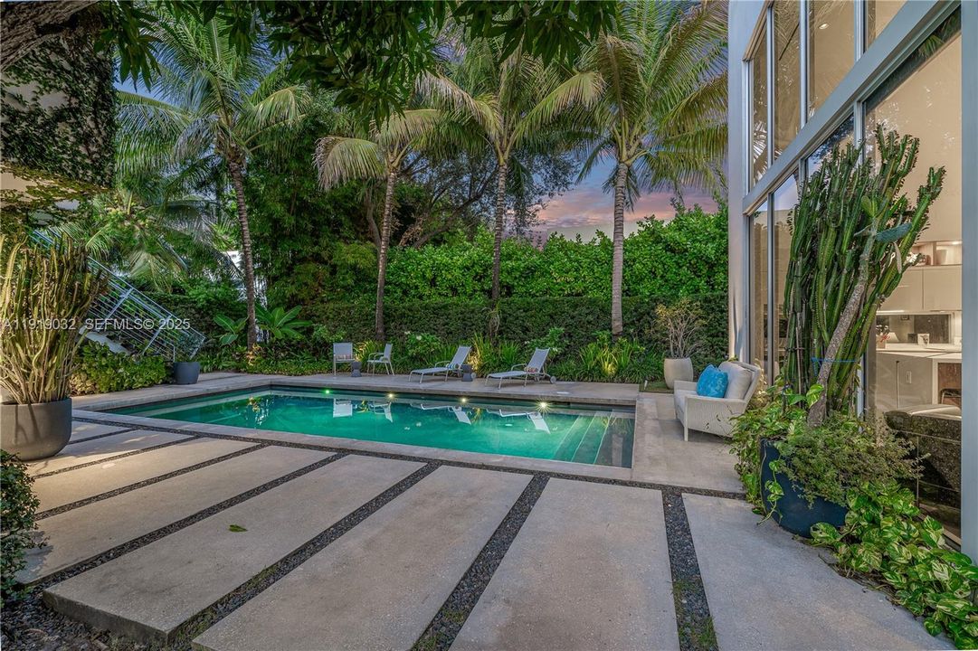 For Sale: $4,500,000 (6 beds, 5 baths, 4313 Square Feet)