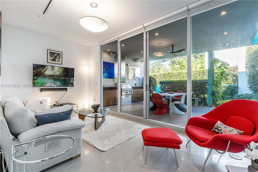 For Sale: $4,500,000 (6 beds, 5 baths, 4313 Square Feet)